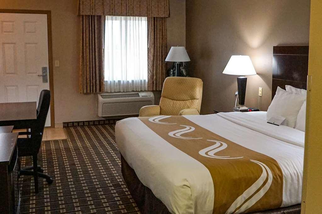 Quality Inn & Suites Watertown Near Prairie Lakes Ice Arena Номер фото